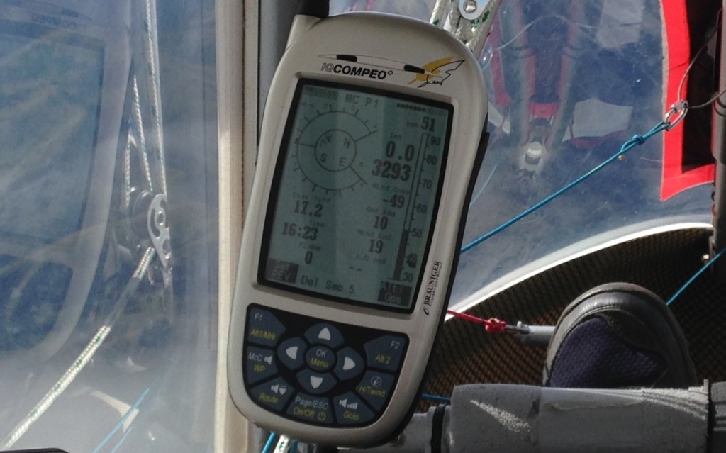 Note the 49km/h headwind (forget the 19km/h wind speed displayed, that was the las time I was circling, much more below)