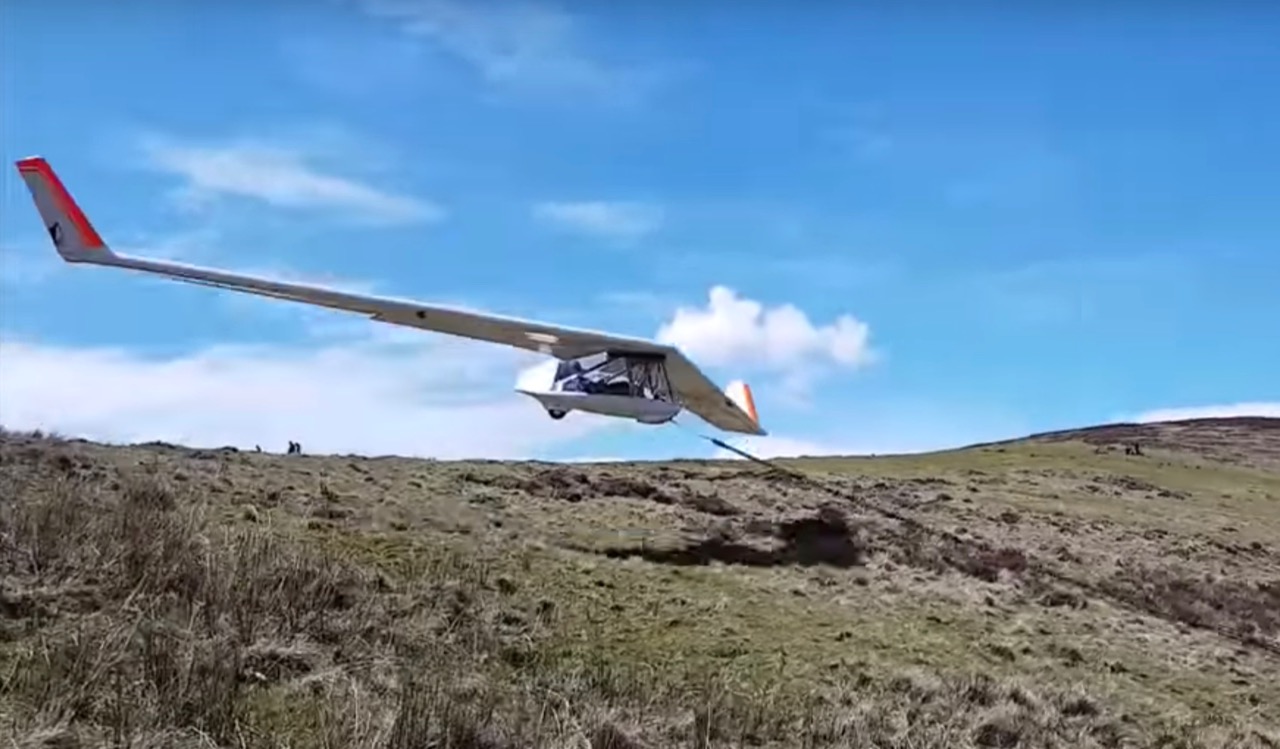 Easy launch thanks to the bungees | Planeur Ultra Léger